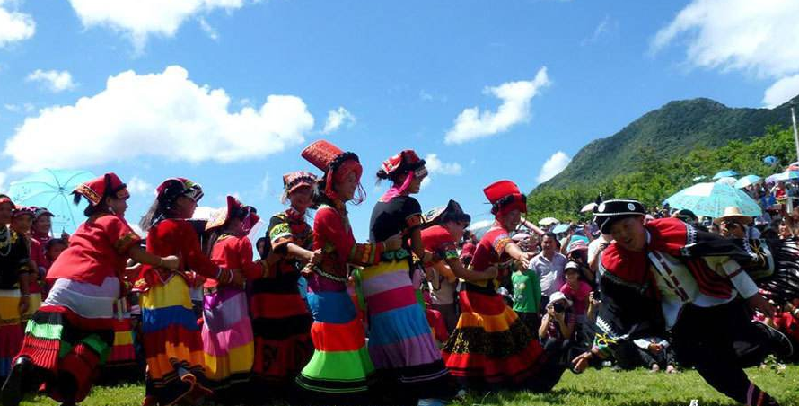 航拍中国之山水风情 美丽隆林-中经全媒体