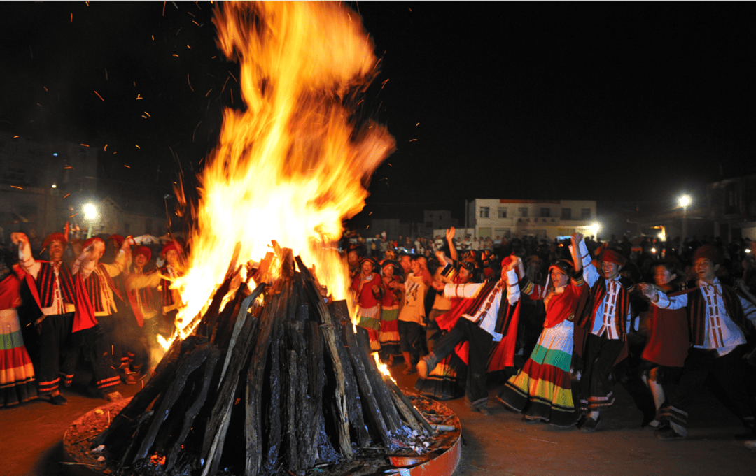 隆林火把节 等你来点燃盛夏!