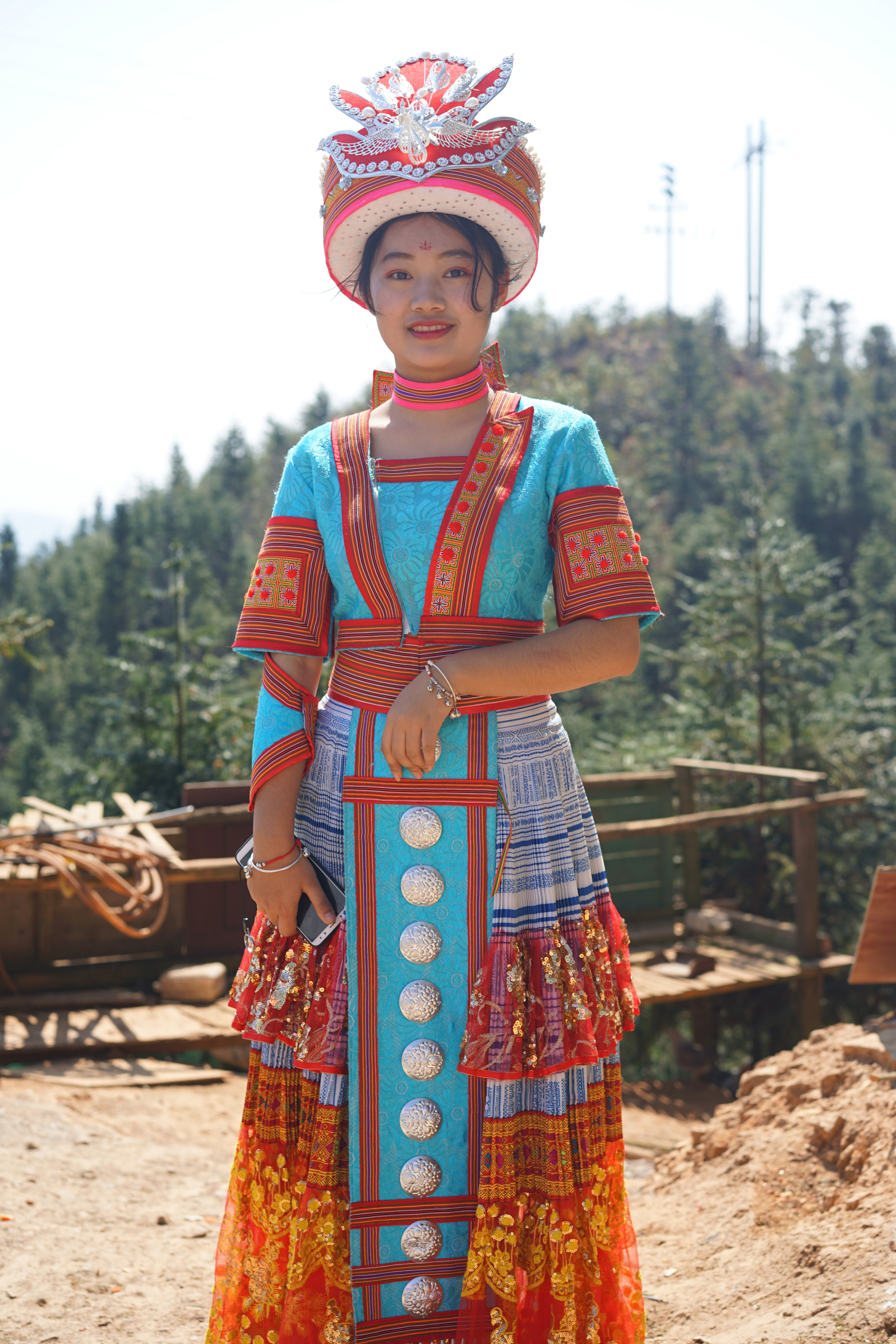 【【隆林县印象2】隆林苗族的盛装-是天底下美到极致的霓裳.